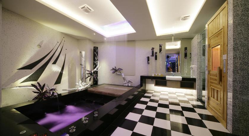 Image of Superior Double Room - Check-In After 9:00 PM 3
