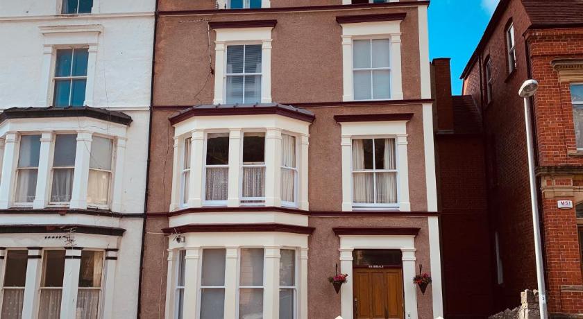7 Llewelyn Avenue photo