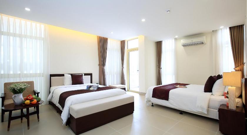 Image of Triple Balcony 0