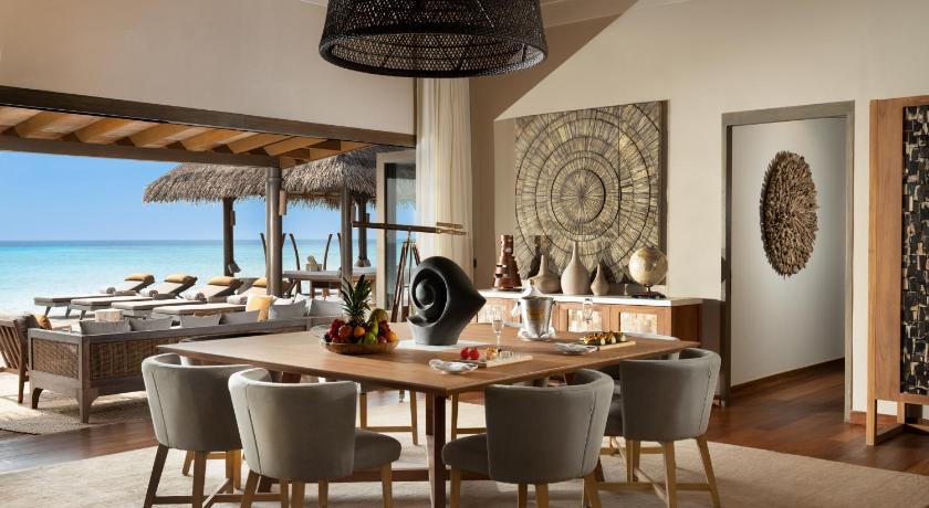Image of The Vakkaru Over Water Residence 9
