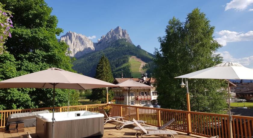 波扎迪法萨 X Alp Hotel 4星级 酒店 设施