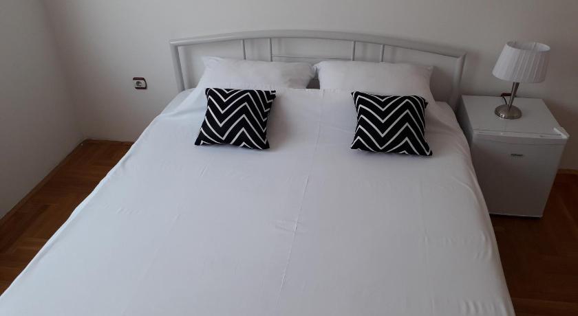 Apartman Dunja NS 2 — Hotel in Novi Sad