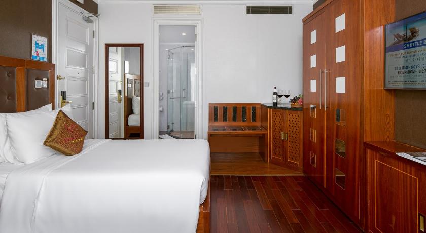 Image of Deluxe Twin City View 16