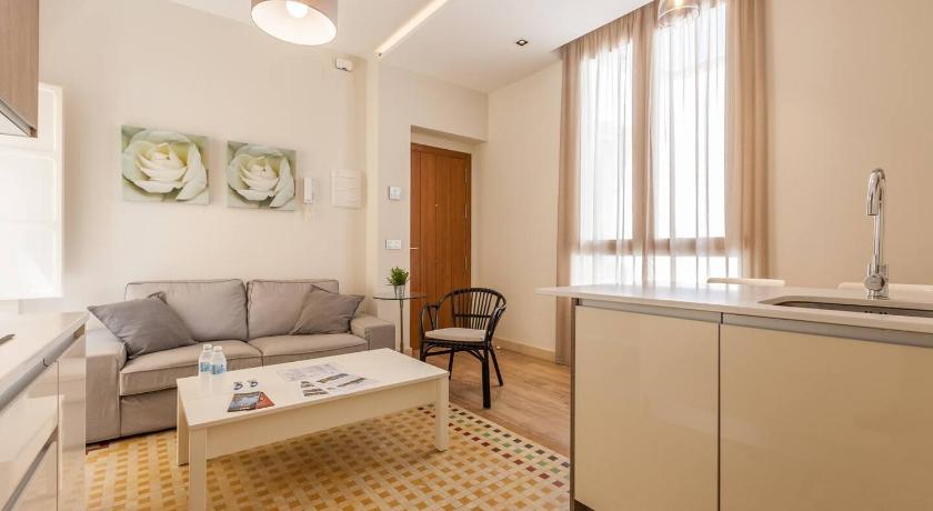 Apartamento T2, Tirso de Molina, luminoso y tranquilo photo