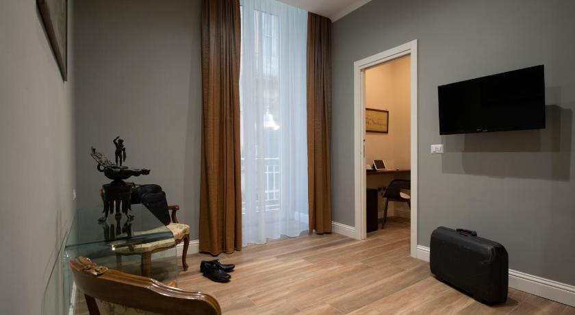 Image of Deluxe Family Room 0