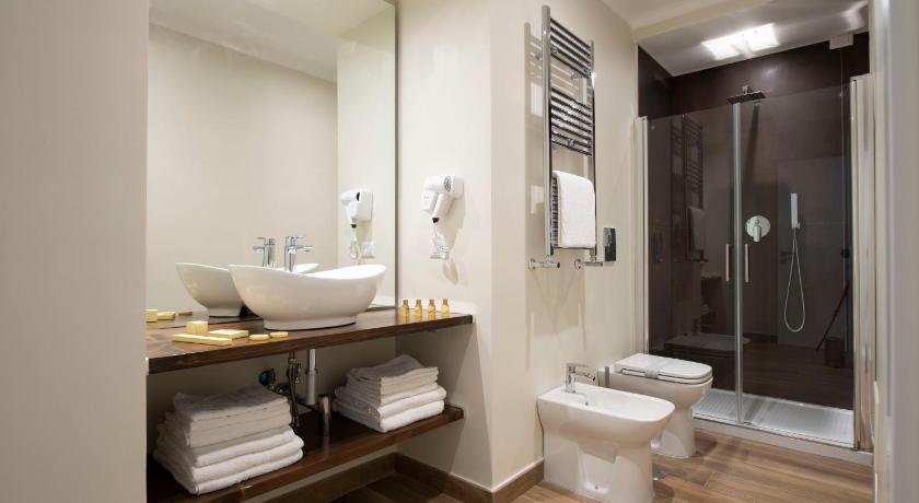 Image of Deluxe Family Room 1