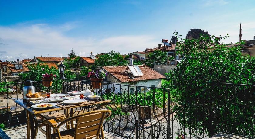 Capiedra Hotel - image 3