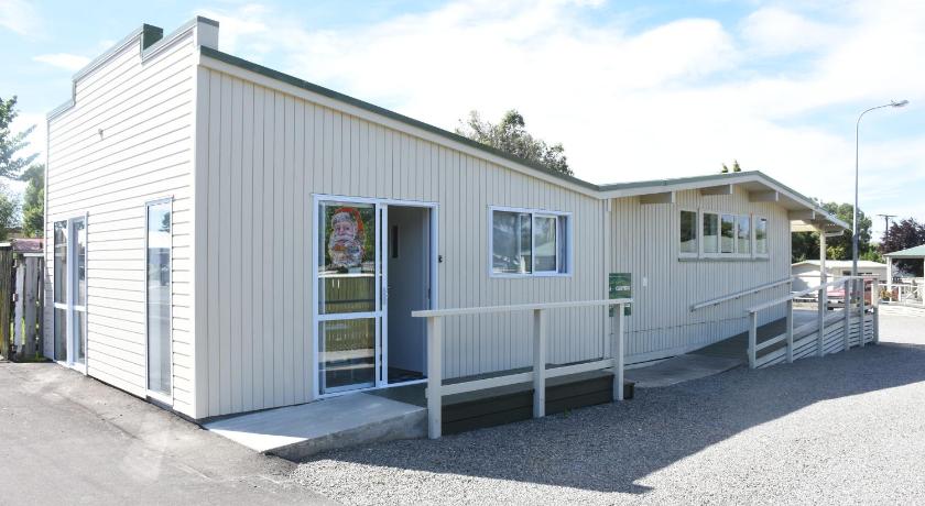 Featherston Motels And Camping photo