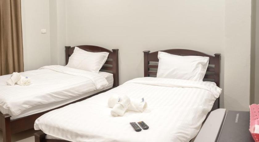 メースアイ／ウィアンパパオ HAOHUG MAEKHACHAN 3つ星 ホテル プール