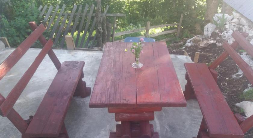 普拉日内 Katun Ljeljenak 4星级 民宿 设施