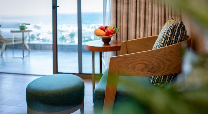 Image of Executive Suite Ocean View- Free Access To Executive Lounge 9