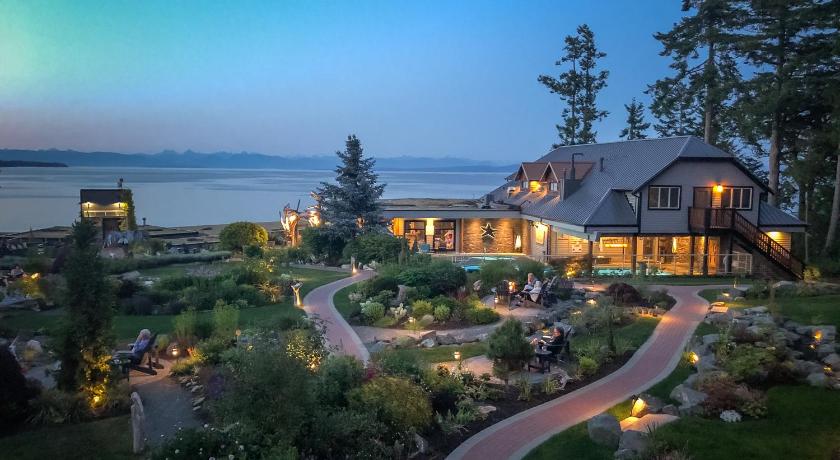 Kingfisher Oceanside Resort &amp; Spa — Hotel in Royston (BC)