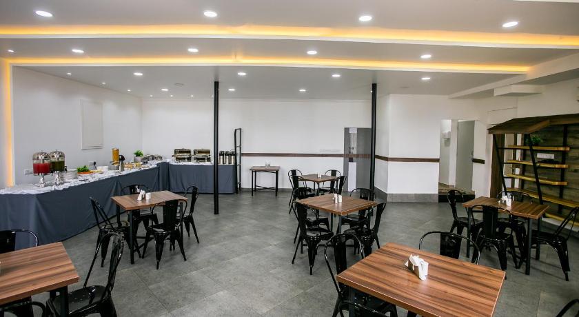 Sapphire Club Metro Hotel – Ernakulam, NE