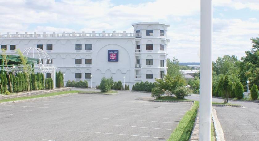 Raritan Hotel