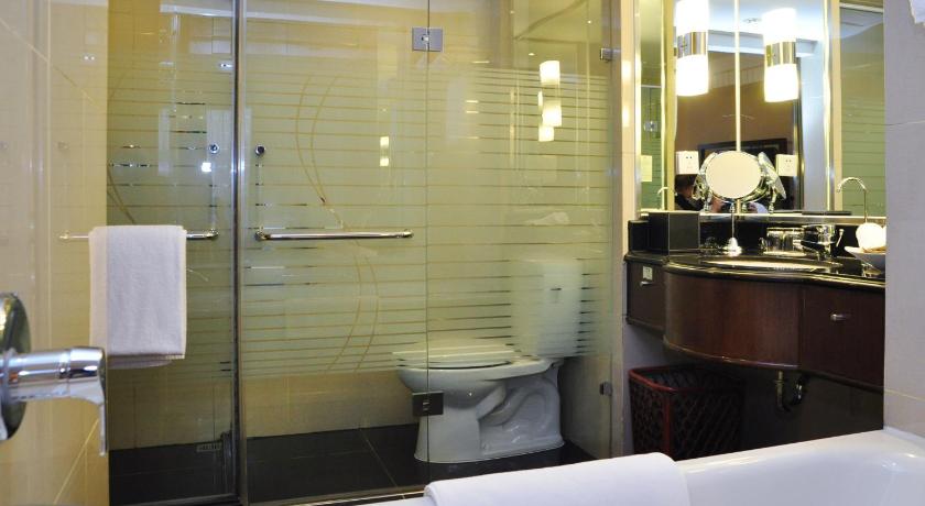 Фото: Представительский Люкс с кроватью размера king (Executive Suite King) 2