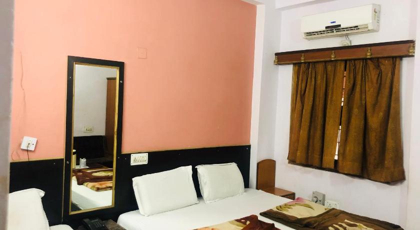 Hotel Udai Palace - Centrally Located Budget Family Stay