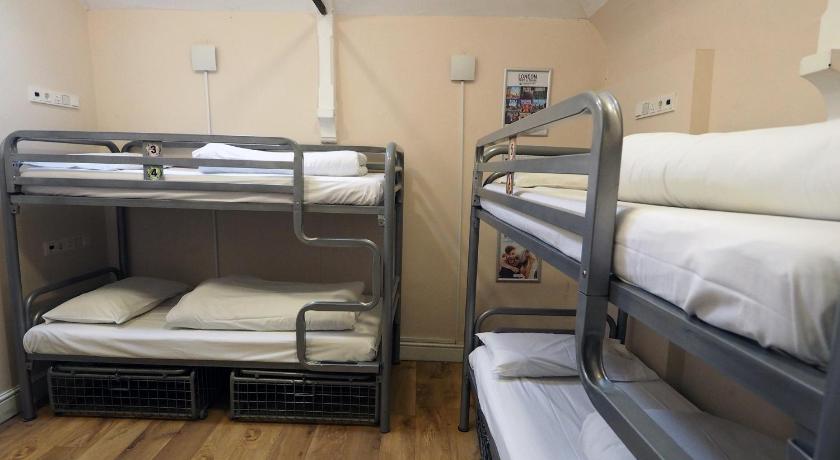 Image of 1 bed in 8 bedded Mixed Dormitory En-suite 1