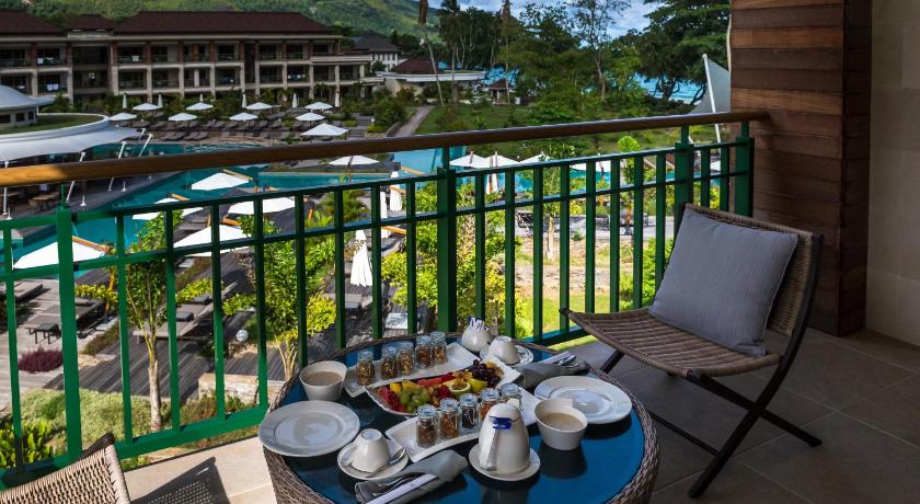 Image of Savoy Deluxe Ocean Side View 1