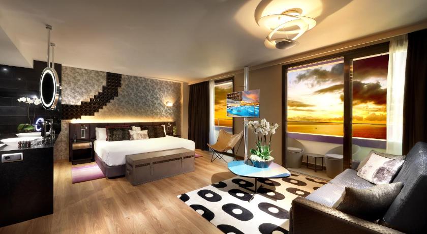 Hard Rock Hotel Tenerife
