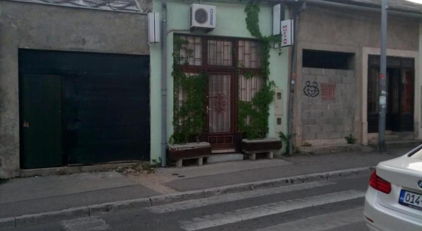Cozy studio apartment next to the Old Bridge photo