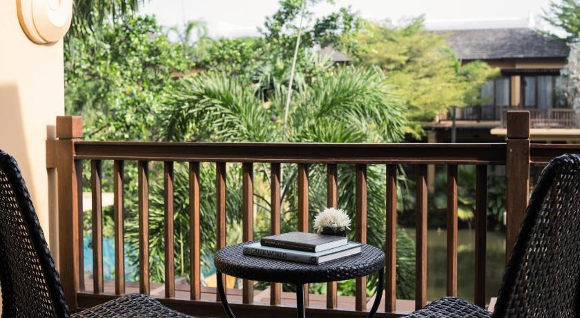Image of Terrace Suite Lagoon View King 12