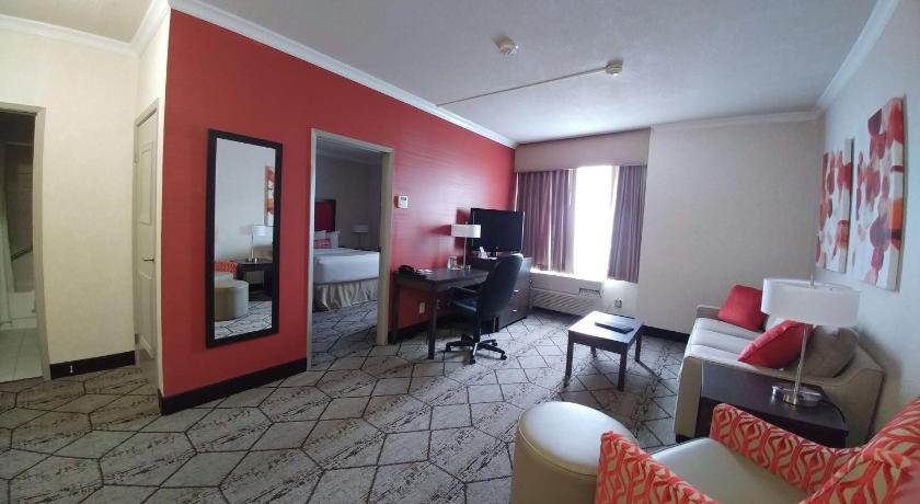 Best Western Plus Rose City Suites