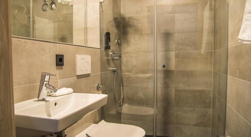 Hayta Hotel Stuttgart Airport Messe In Germany Room Deals Photos Reviews
