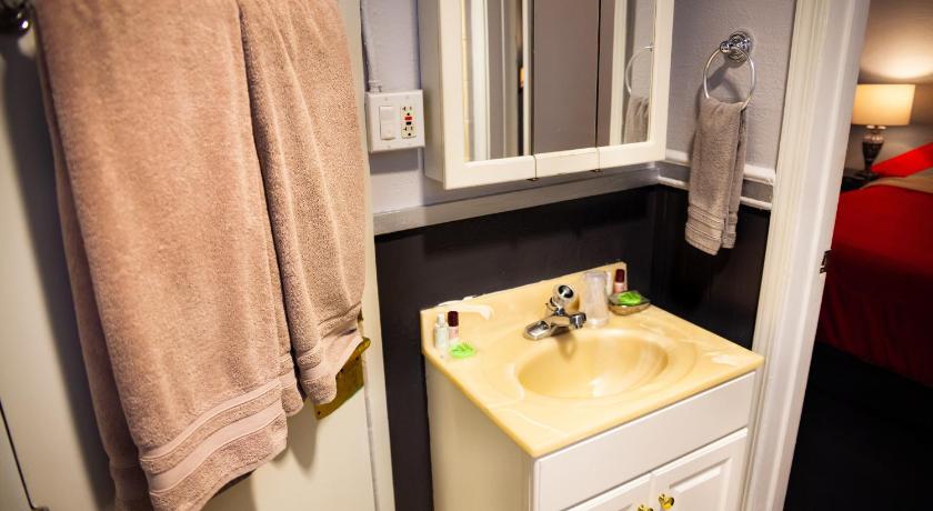 Imagen de Habitación Janis Joplin con cama extragrande y baño privado (Janis Joplin Room with King Bed and Private Bathroom) 7
