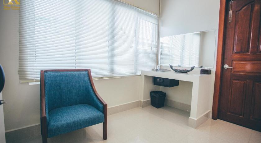 Image of Deluxe Suite 6