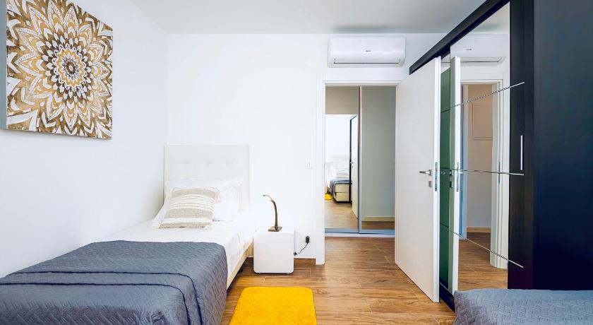 Stella Apartment photo