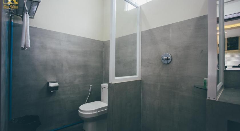 Image of Deluxe Suite 8