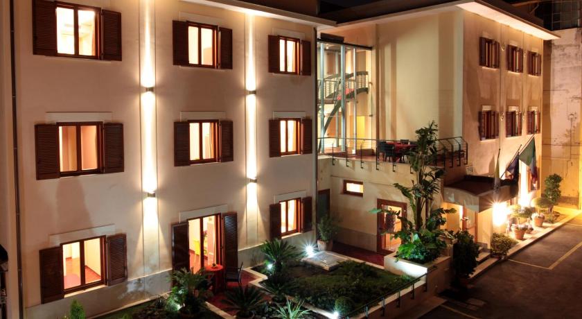 Hotel Diana photo