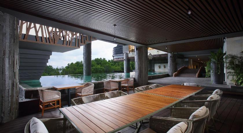 バリ The Crystal Luxury Bay Resort Nusa Dua - Bali 5つ星 ホテル プール