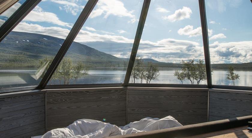 Arctic Land Adventure Glass Igloos — Hotel in Enontekio