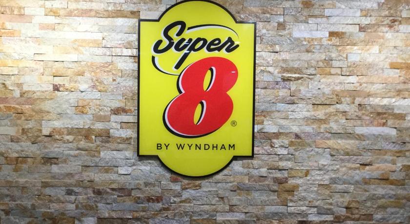Super 8 by Wyndham South Holland