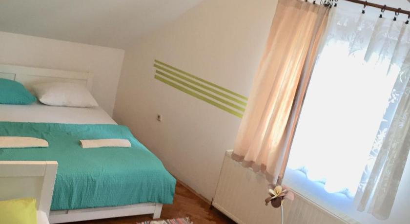 Image of Deluxe Quadruple Room 2