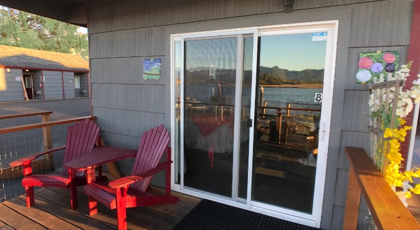 Wheeler on the Bay Lodge and Marina photo