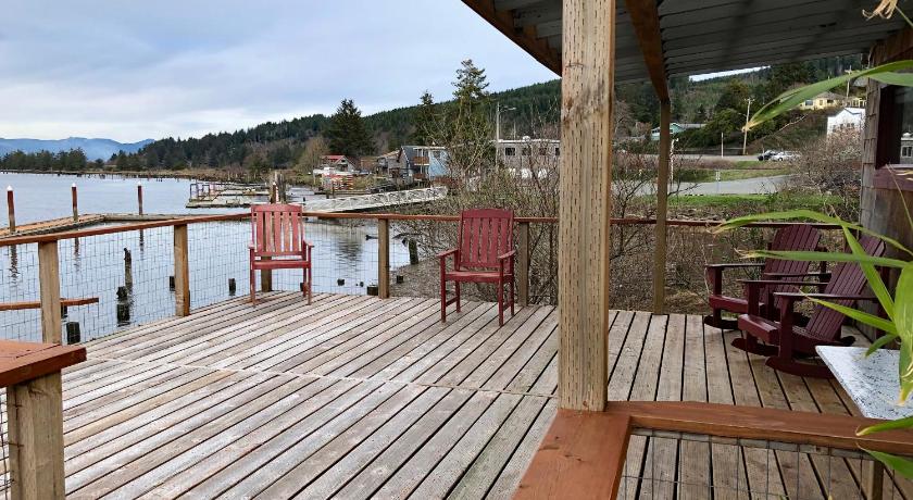 Wheeler on the Bay Lodge and Marina photo