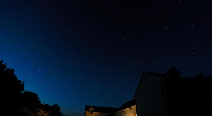 The Skellig Lodge & Hostel photo