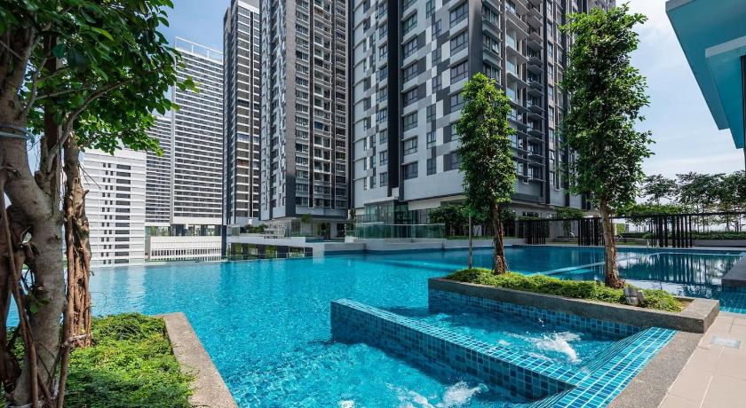 Mario's suite direct MRT link & 50m infinity pool photo