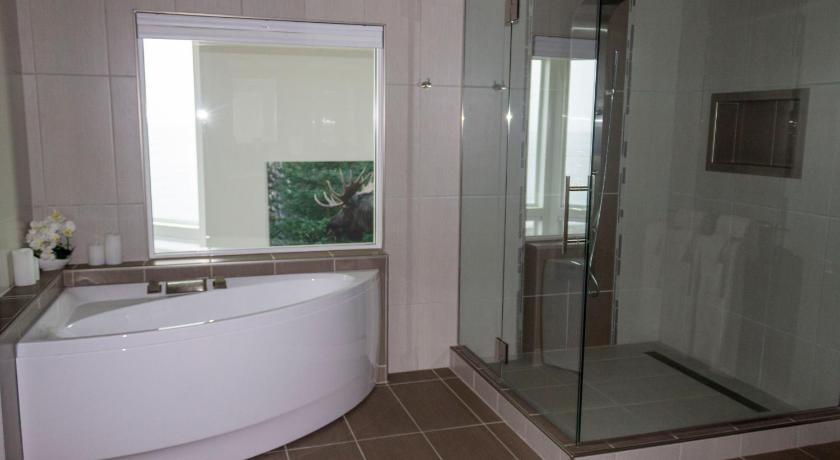 Otter Beach Lodges photo