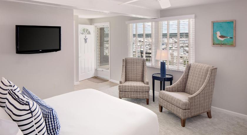 나이언틱 (CT) Inn at Harbor Hill Marina 3성급 숙소 수영장