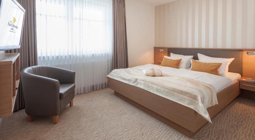 Image of Suite with Balcony and Direct View of the Sea 3