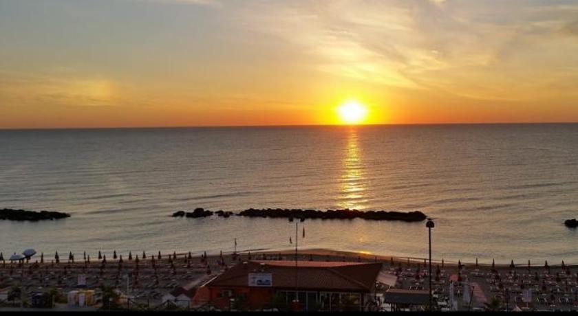 Appartamento fronte mare photo