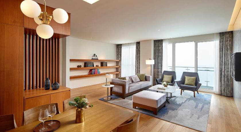 Image of Premier View Suite 1
