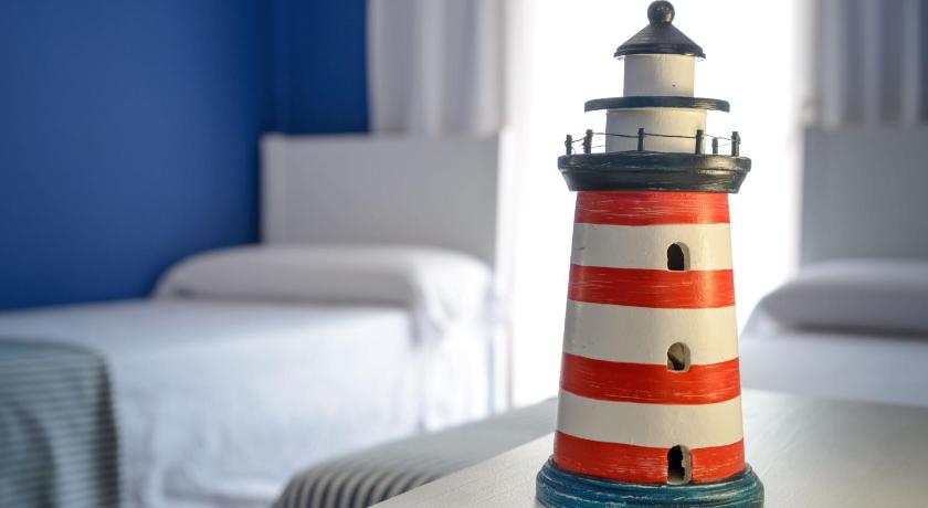Port 27 — Hotel in Roses