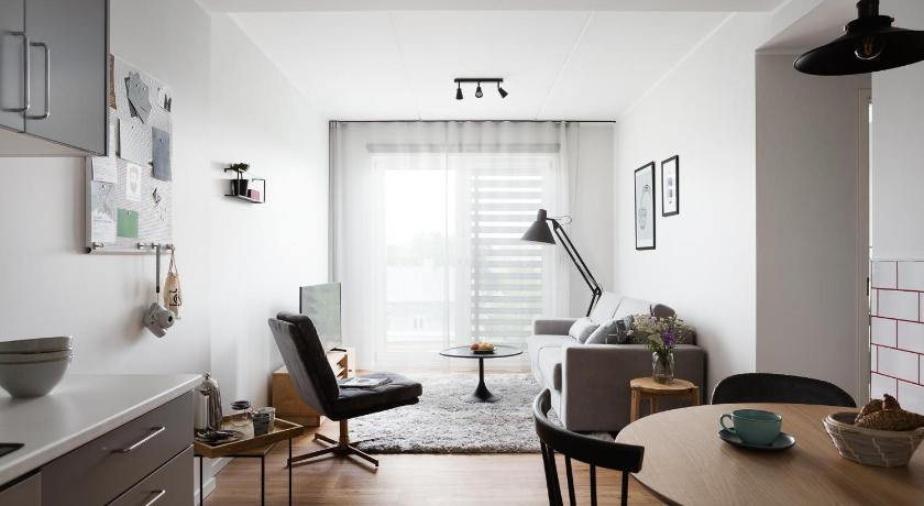 Image of Spacious Apartment - 1 Bedroom with Kitchen 1