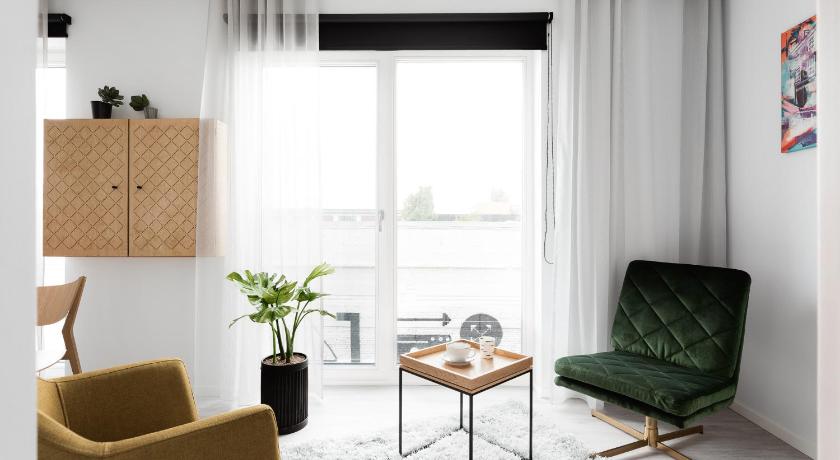 Image of Spacious Studio - Lux Bunk Beds with Kitchen 0