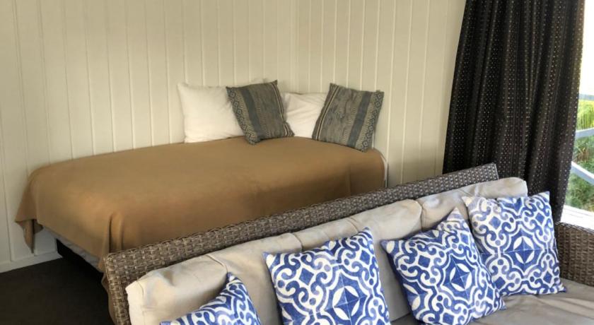 Image of Three-Bedroom Cottage 5