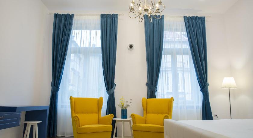 SUNNY NOVEMBER — Hotel in Brasov
